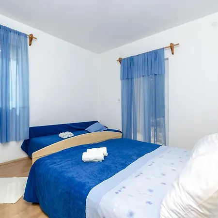 Helena Appartement *