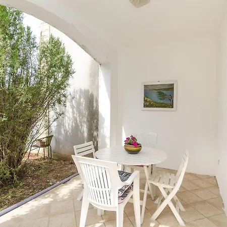 Helena Appartement *