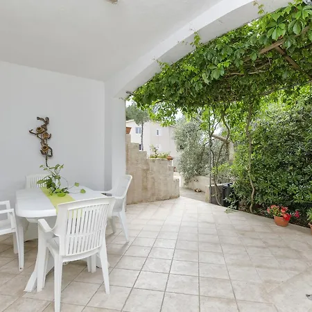 Helena Appartement *